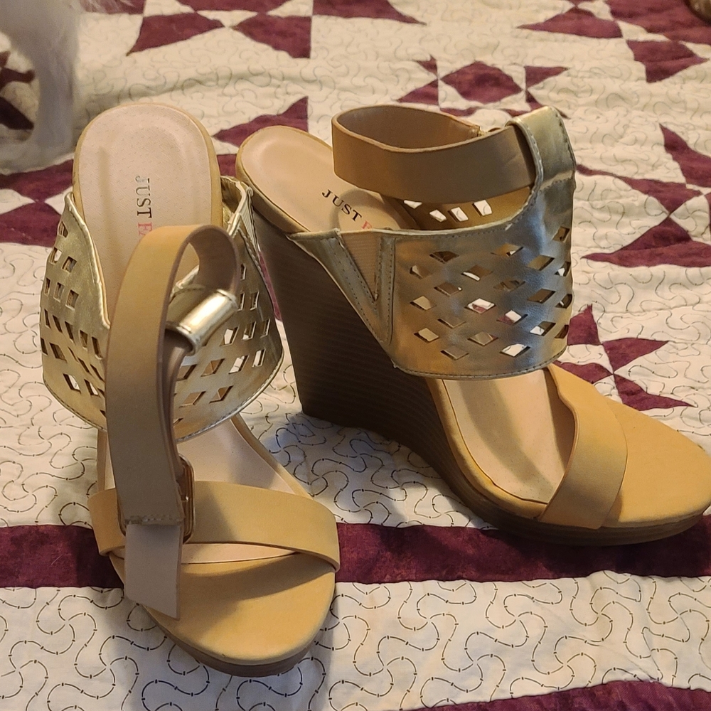 BRAND NEW Just Fab Wedges